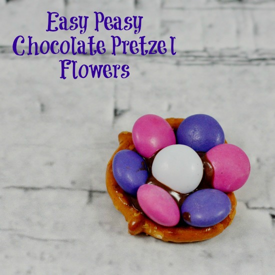 Chocolate Pretzel Flowers www.InTheKitchenWithKP #recipe #CookingWithKids 3